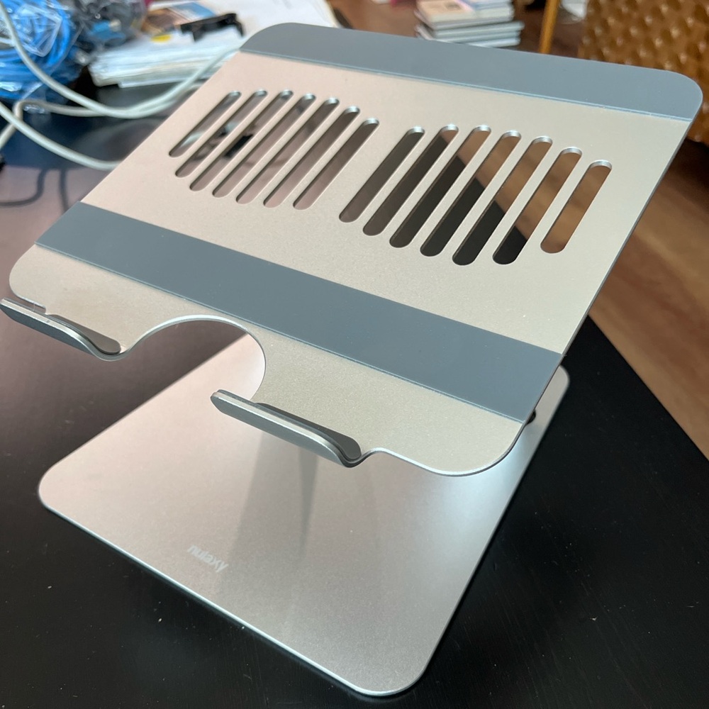 Nulaxy Silver Adjustable Folding Laptop Stand with vents